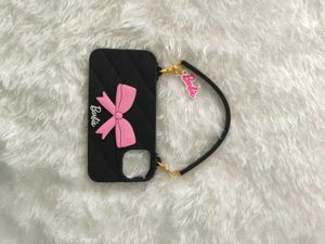 Trendy Womans Hengig Cover