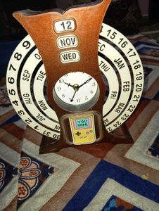 Plastic Table Watch With Calendar Setup