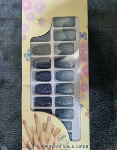 Glittery Press On Nails(24)!!