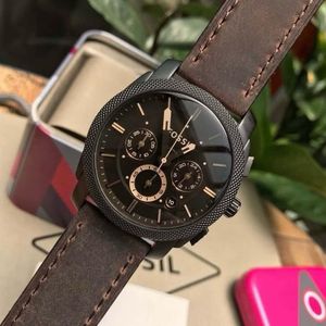 FOSSIL LEATHER STRAP WATCH
