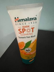 Himalaya Dark Spot Clearing Turmeric Face Wash
