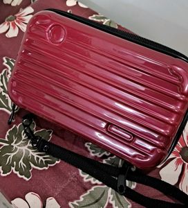 First class amenity small case