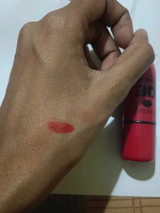 red colour lipstick
