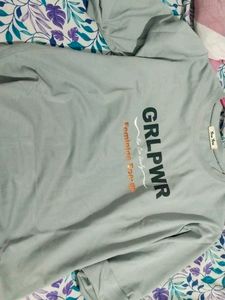 GRLPWR Graphic Tee