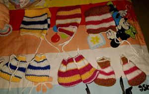 Infants Kids Combo Caps And Mittens