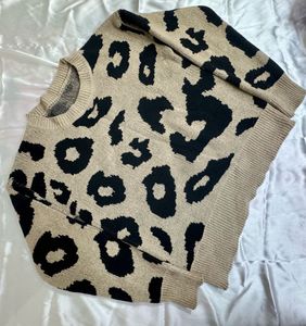 FINAL SALE 🎉 Urbanic Sweater