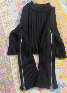 Black Ribbed Cropped Turtleneck Sweater