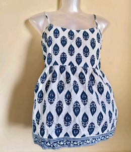 🎁Buy 2 Get 1 Free🎁White &amp; Blue Paisley Top