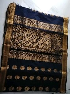 Elegant Navy &amp; Gold Saree