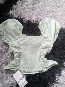 PRETTY TOP( BRAND NEW)