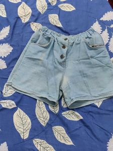 Harpa Brand Tops And Shorts