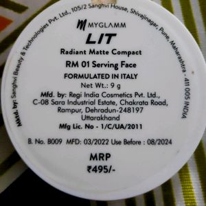 MyGlamm lit Radiant Matte Compact