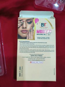 Press-On Nail Set of 8