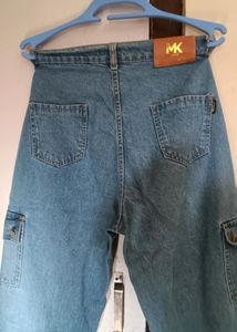 Straight fit ripped cargo