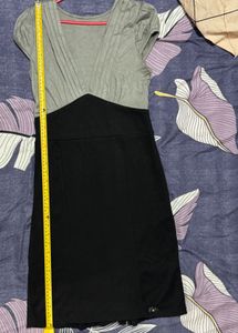 Chic Two-Tone V-Neck Dress