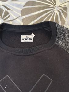 Rarely Used Sweatshirts (Wrogn, Size S)