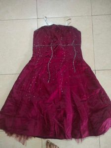 Katrina Kaif 20&#39;s Maroon Dress 🫖🍫🌹