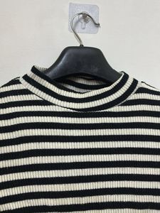 Striped Long Sleeve Crop Top