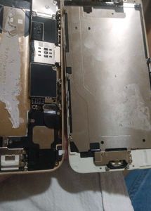 Gold iPhone 6s - Good Condition