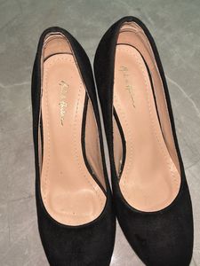 Mast And Harbour Pump Heels