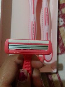 Carmesi Body Razor
