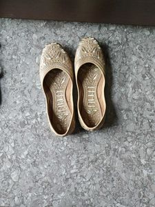 Sandles