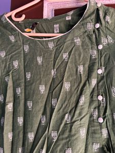 Green Buttoned Kurta