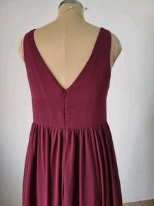 Elegant Burgundy Maxi Dress