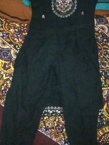 Black Suit With Chunni Or Pant