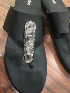 V-Walk Black Slippers
