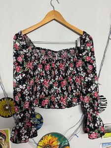 Floral Print Smocked Crop Top🌸