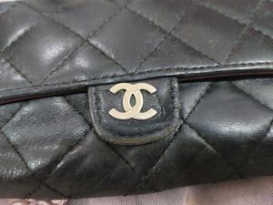 Authentic CHANEL Classic Trifold Wallet( Used