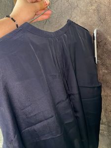 Elegant Black V-Neck Top