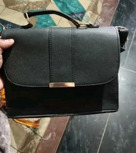 Chic Black Handbag