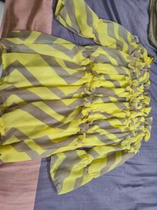 Top Which Can Be Worn Offshoulder And On Shoulder