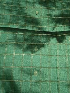 Green &amp; Maroon Zari Checks Saree