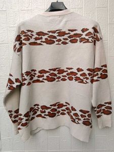 New with tag Pinterest Stylish Animal Print Sweate