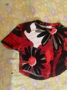 Sale 🥳👚Floral Print Crop Top