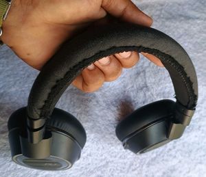 Plantronics Backbeat Pro Voyager Poly V8200 Series