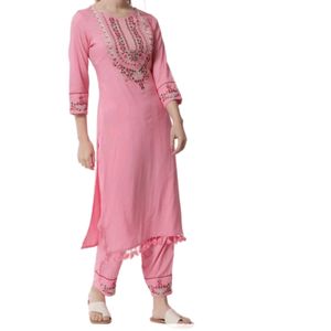 Trendy Pink Tassel Look Kurti With Pant,dupatta