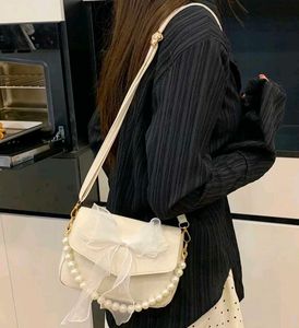 Elegant Bow &amp; Pearl Handbag