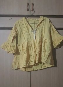 Yellow Cutout Detail Top🌛