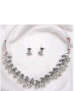 Necklace &amp; Earring Set
