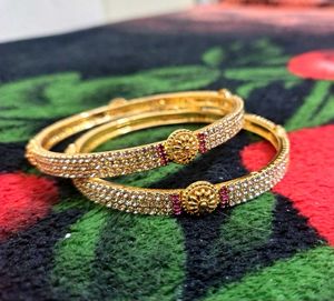 Elegant Bangle Set