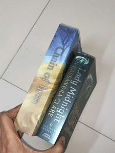 Cassandra Clare: Chain of Iron &amp; Lady Midnight