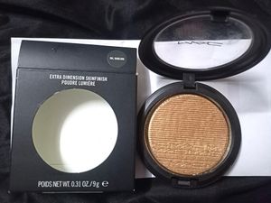 New MAC HIGHLIGHTER OH DARLING