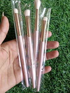 Iconic London Makeup  Brush Set With Pouch