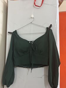 Chic Green Tie-Front Crop Top