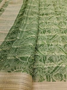Leafy Paisley Pattern Saree