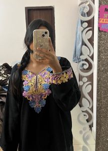 Elegant Embroidered Kurta kashmiri
